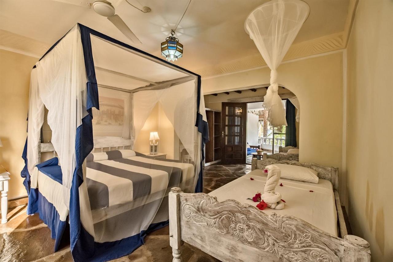 Jacaranda Beach Resort Watamu Exterior foto